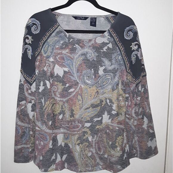 3/$20 Sale Life Style boho top - Picture 1 of 5